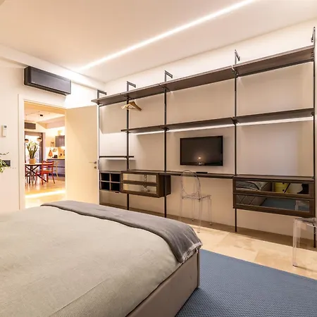 Apartment Aedrian's Loft. Boutique With Private Terrace In The Center Of Rome